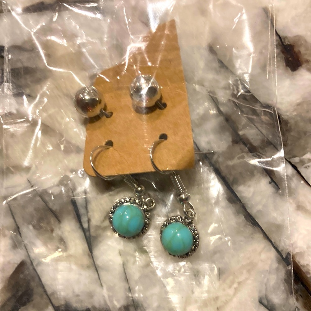2 piece really cute ear rings